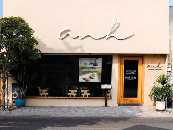 Local commercial à louer district 2