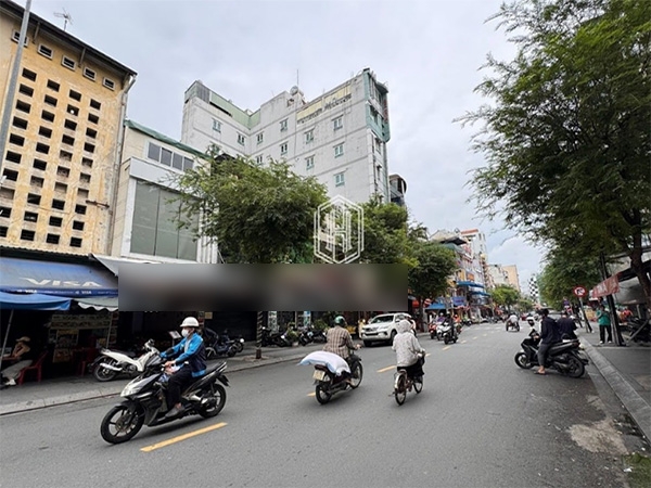 Commerce à louer Co Giang