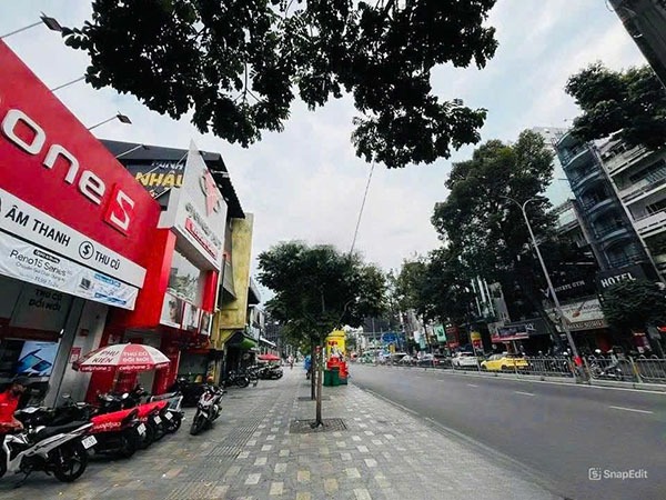 Commerce à louer Dinh Cong Tranh