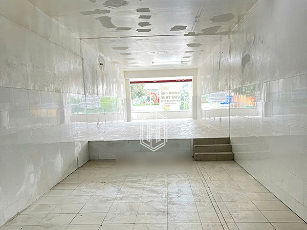 Commerce à louer Ly Tu Trong