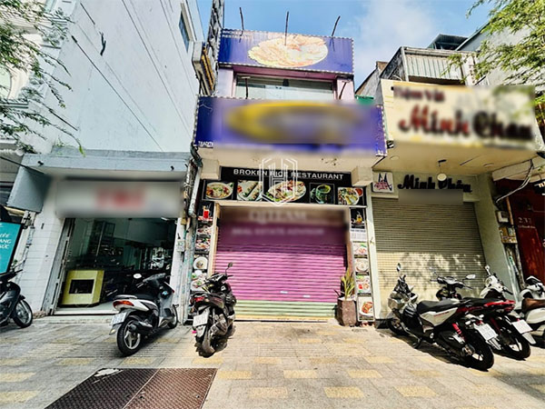 Bar à louer Mai Thi Luu