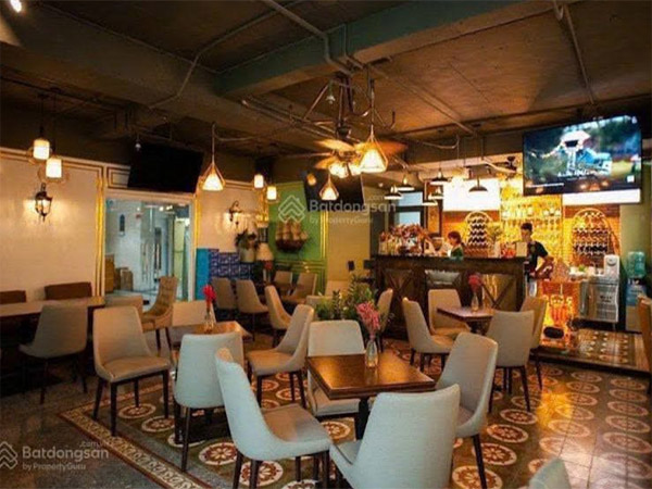 Bar à louer district 1