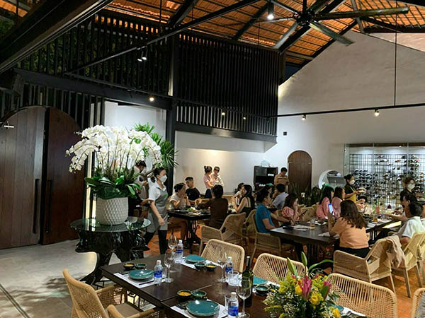Bar à louer Tan Thuan Dong